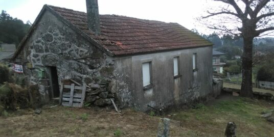 Casa de piedra a reformar en el centro de A Cañiza – MV650